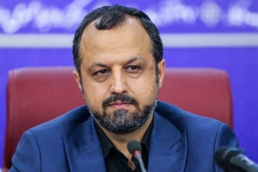 ادای احترام وزیر اقتصاد به یادمان شهید سلیمانی در بغداد
