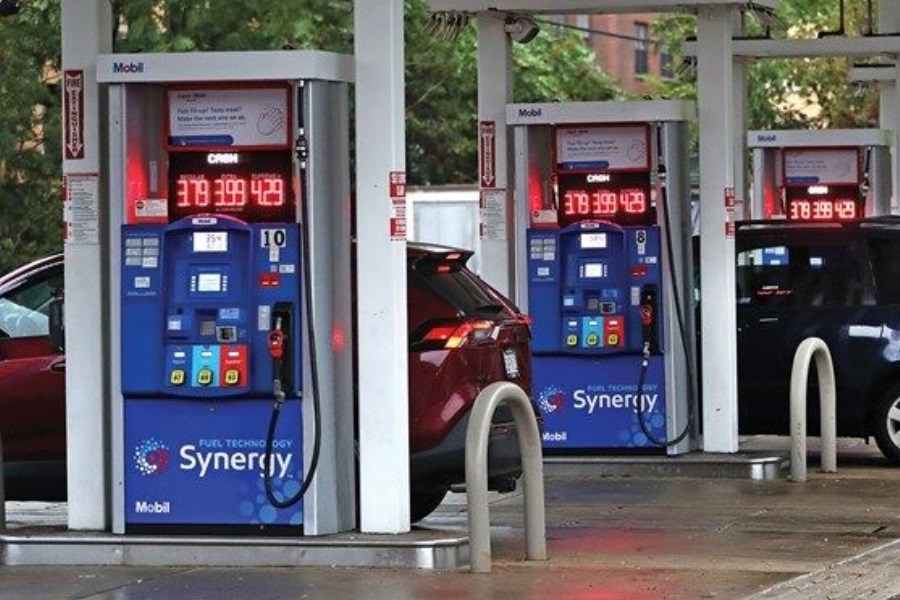 تصویر ثبت رکورد جدید قیمت بنزین در آمریکا