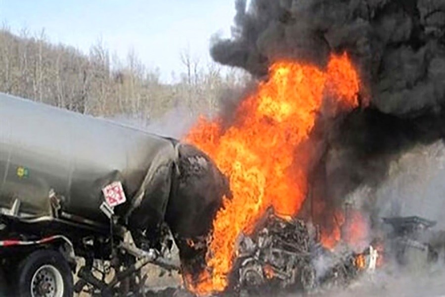 تصویر آتش سوزی وحشت آور در این پمپ بنزین
