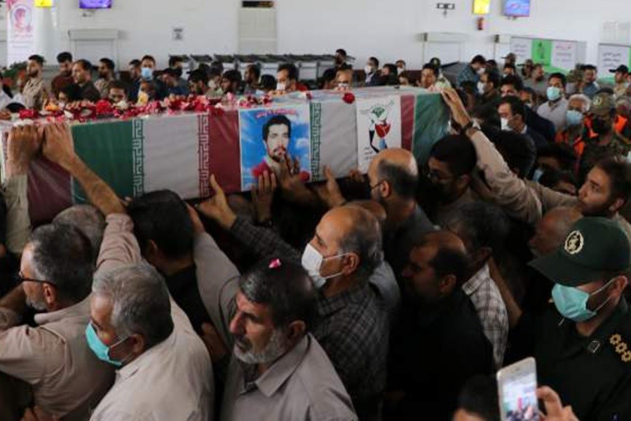 استقبال از پیکر شهید تاره تفحص شده دفاع مقدس در شیراز