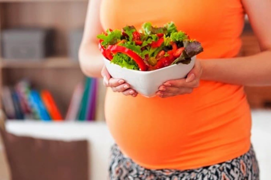تصویر زیبایی نوزاد با برنامه غذایی ماه هشتم بارداری