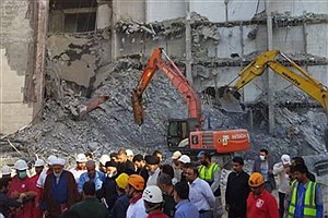 تصویر  آخرین وضعیت تخریب ساختمان متروپل