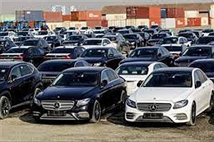 خودروسازان در واردات خودرو میدان‌دار شده‌اند