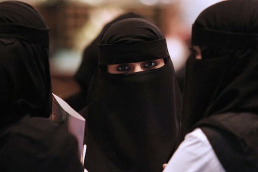 پوشش موی زنان عربستانی در کارت ملی حذف شد