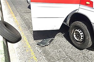 واکنش مقام شهرداری به راننده اتوبوسی که لاستیک آمبولانس را پنجر کرد