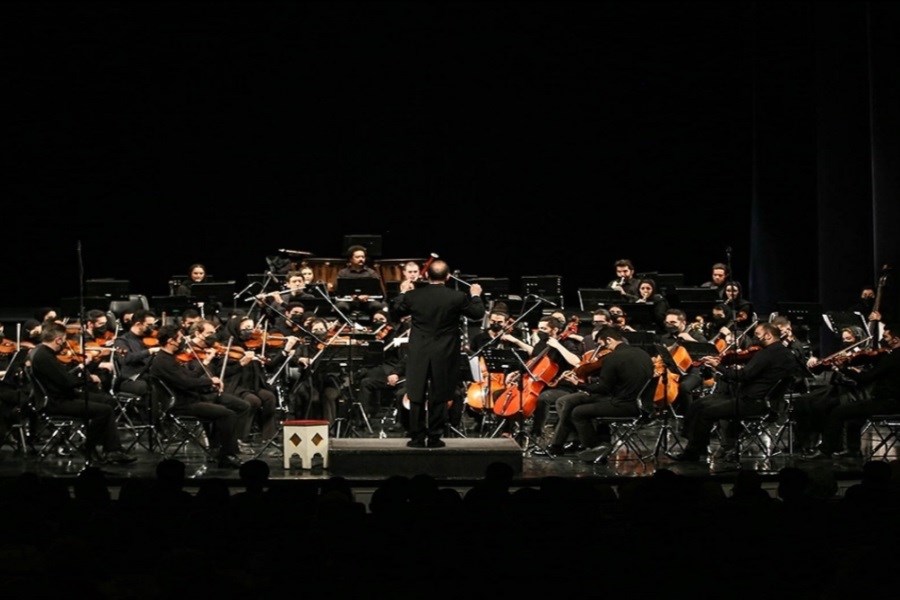 ارکستر ملی روی صحنه تالار وحدت