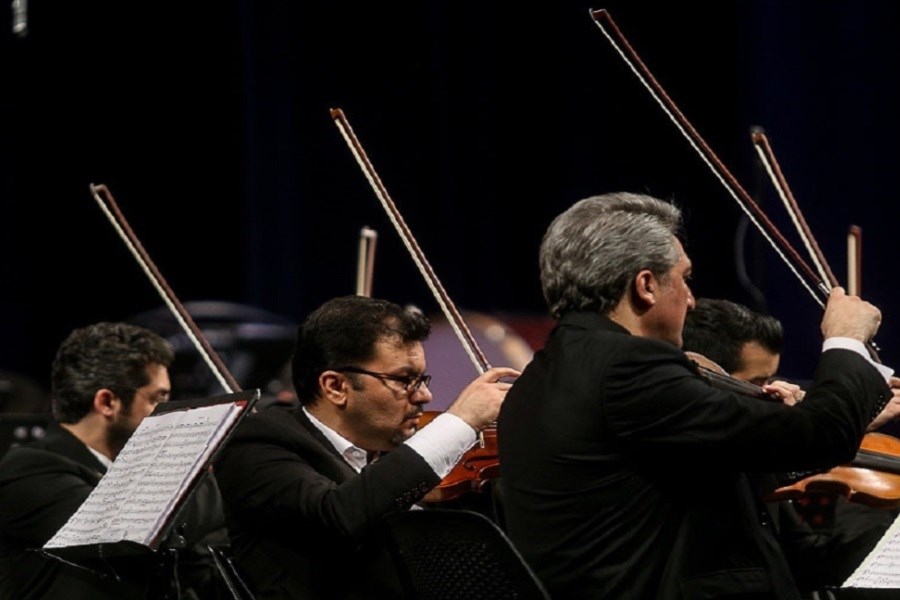 تصویر ارکستر سمفونیک روی صحنه