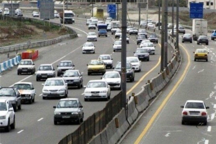 تصویر یکطرفه شدن جاده چالوس و آزادراه تهران-شمال به دلیل ترافیک شدید