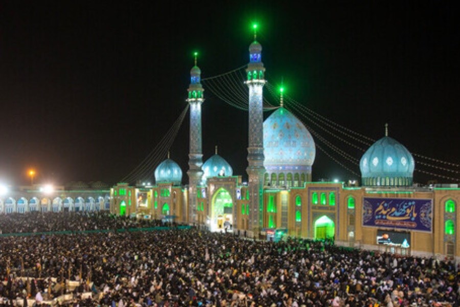 تصویر برنامه‌های مسجد مقدس جمکران به‌مناسبت شهادت امام باقر(ع)