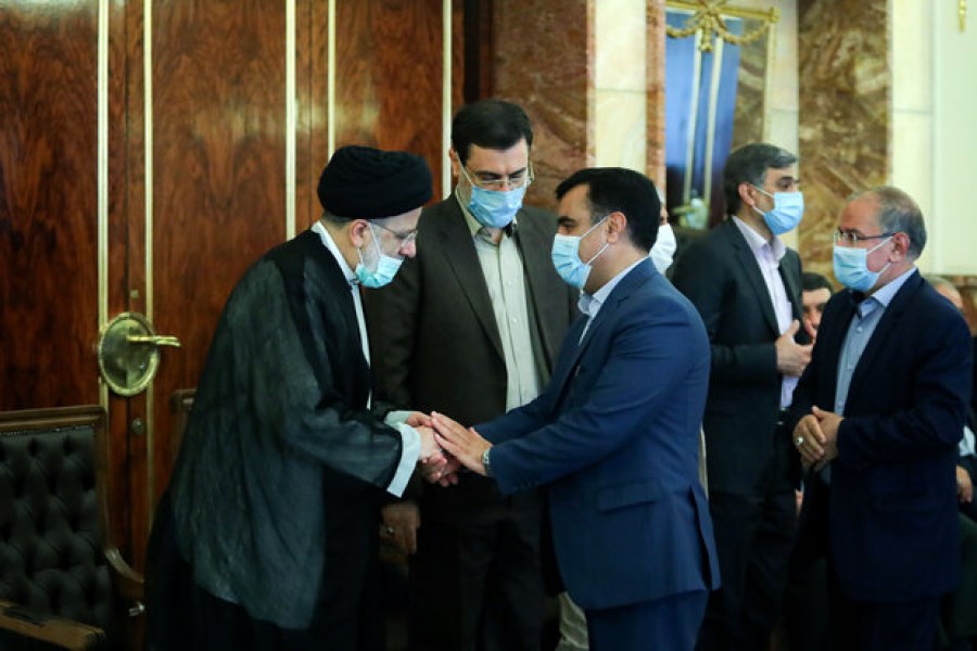 تصویر دیدار جمعی از مسئولان و کارگزاران نظام با رئیس جمهور