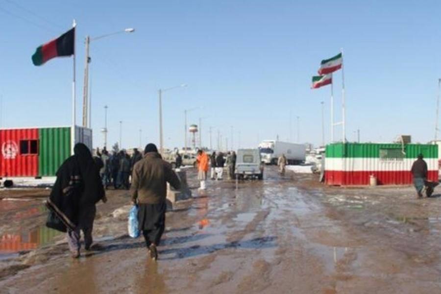 تصویر گذرگاه ابریشم در مرز افغانستان و ایران بازگشایی شد
