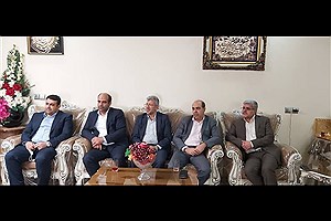 دیدار مدیران ارشد بانک ملی ایران با خانواده شهید مدافع حرم بانک