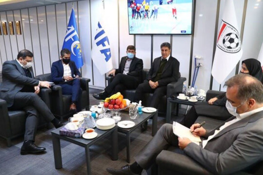 تصویر جلسه غیررسمی هیات رئیسه فدراسیون فوتبال آغاز شد