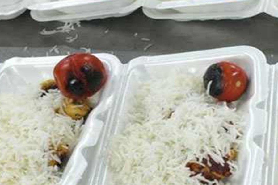طبخ و توزیع ۱۸۰۰ پرس غذای گرم در شیراز