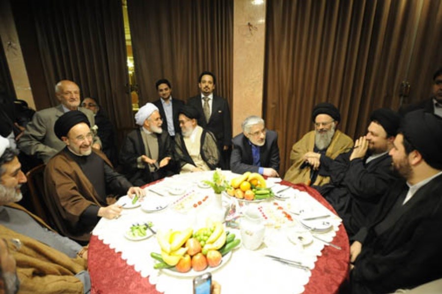 تصویر پشت‌پرده بیانیه میرحسین موسوی&#47; چه کسی برای سران فتنه بیانیه می‌نویسد؟