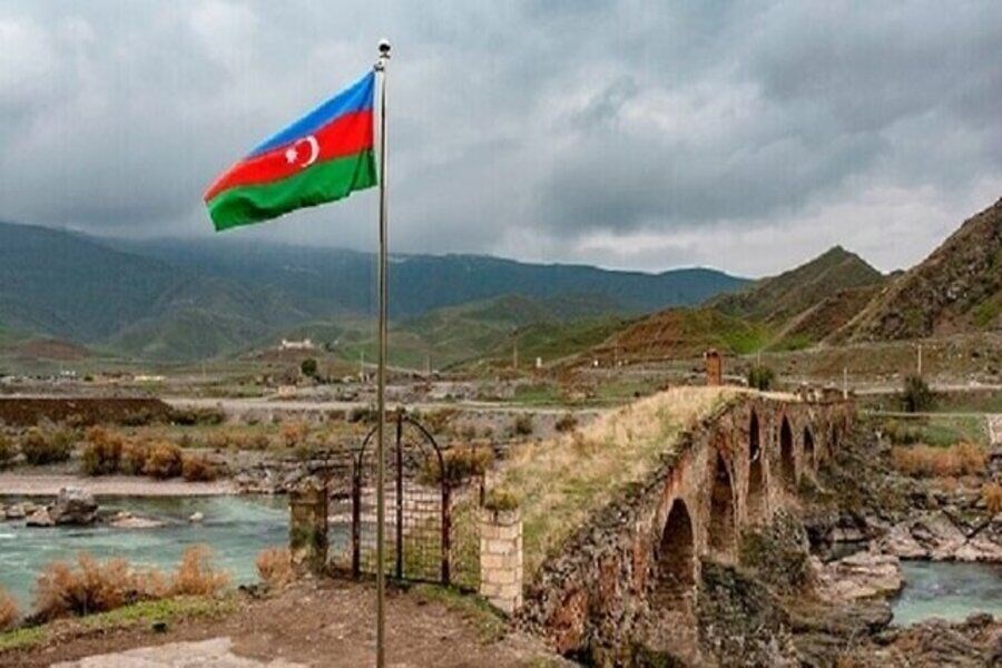 تصویر گلوله‌باران مواضع ارتش جمهوری آذربایجان توسط ارمنستان