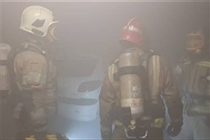 آتش سوزی گسترده در یک ساختمان ۳ طبقه در تهران