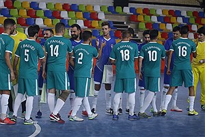 تیم ملی فوتسال عراق مقابل تیم بانک کارآفرین متوقف شد