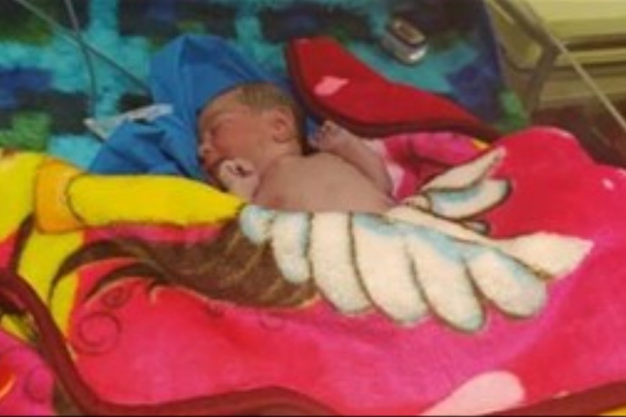 تصویر پیدا شدن نوزاد ۳ ماهه در کیف ورزشی