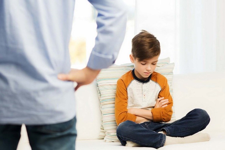 ۴ تکنیک موثر در مواجهه با رفتار بد کودک