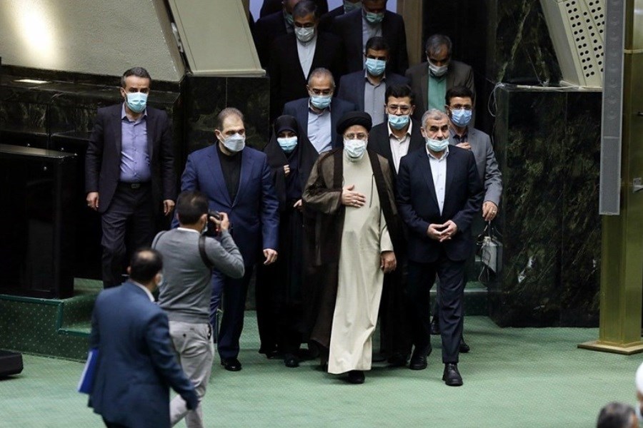 تذکر ۵۶ نماینده به «رئیسی» درباره افزایش حقوق بازنشستگان کشوری و لشکری