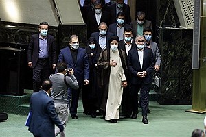 تذکر ۵۶ نماینده به «رئیسی» درباره افزایش حقوق بازنشستگان کشوری و لشکری