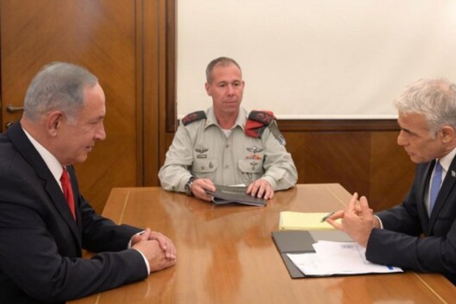 تصویر گفت‌وگوی لاپید و نتانیاهو درباره توافق هسته‌ای