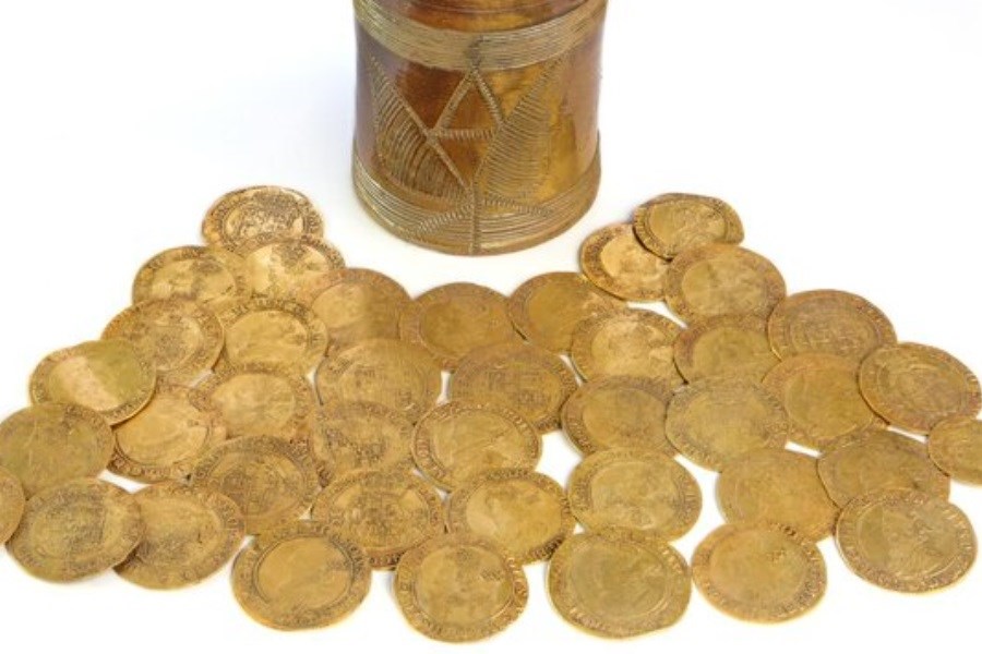 سکه‌های تاریخی از یک آشپزخانه کشف شد
