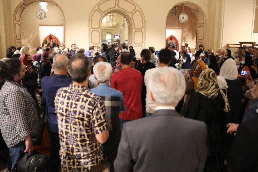 تصویر استقبال گسترده از مراسم گرامیداشت &quot;ایراندخت درّودی&quot; در موزه بانک ملی ایران