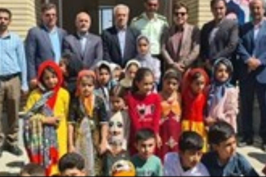تصویر یکصدو ششمین مدرسه بانک سپه در کردستان افتتاح شد
