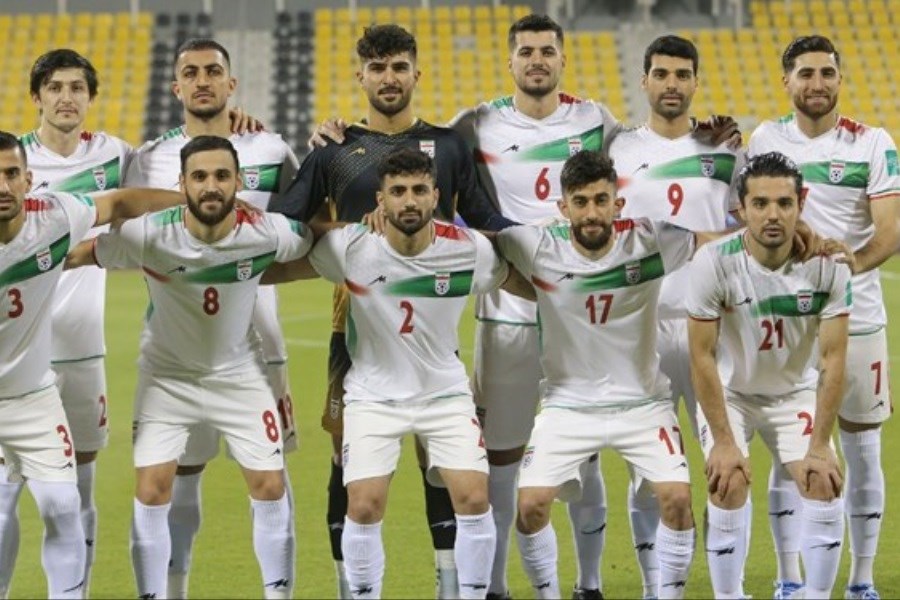تصویر اخراج یک بازیکن به دلیل توهین به تیم ملی ایران