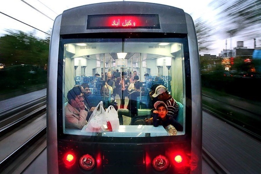 تصویر سرویس دهی رایگان خطوط قطار شهری در روز اربعین حسینی