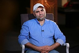 علی مشهدی برای اجرای «ورزش از نگاه دو» عازم قطر شد!