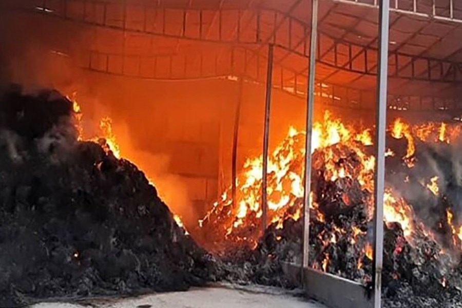 تصویر آتش‌سوزی در دانشگاه صنعتی اصفهان