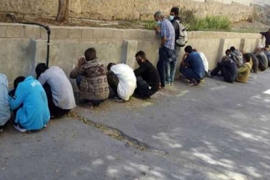 تصویر ۳۲ معتاد متجاهر در قشم دستگیر شدند