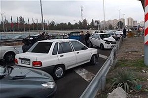 تصادف ۳۲ خودرو در اتوبان قزوین&#47; فیلم