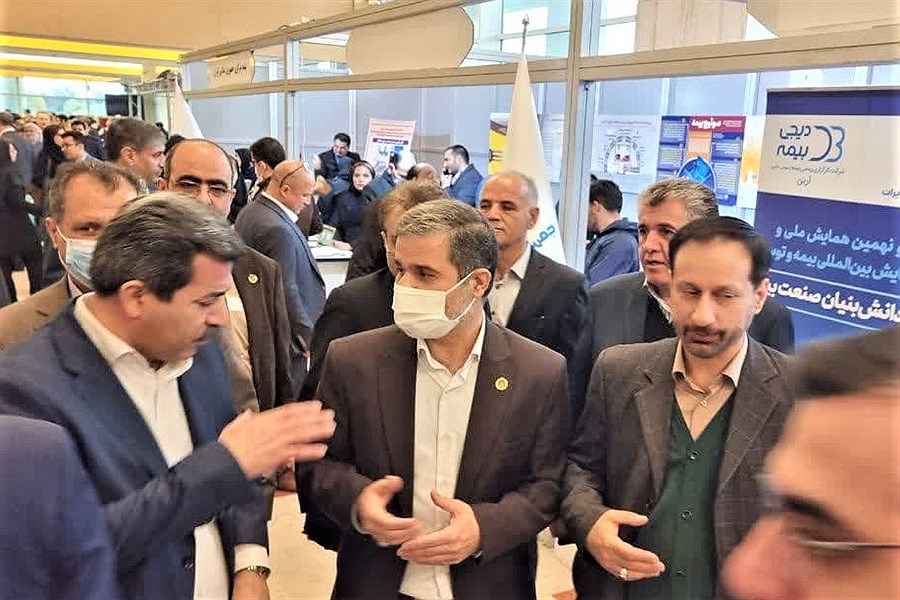 بازدید مدیر عامل بیمه ایران از نمایشگاه جانبی بیست‌و‌نهمین همایش ملی بیمه و توسعه