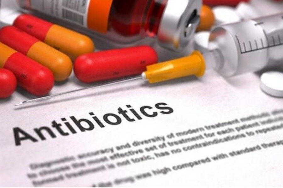 تصویر زیاده‌روی در مصرف آنتی‌بیوتیک‌ها چه ضرری دارد؟