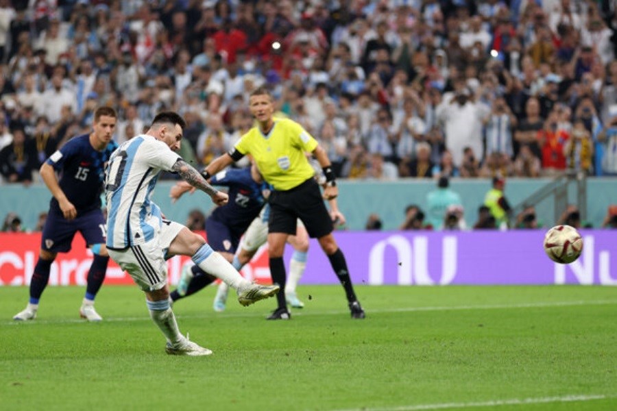 تصویر مسی برترین گلزن آرژانتین در تاریخ جام جهانی شد