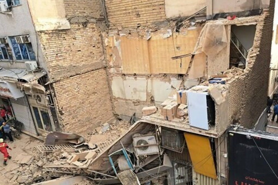 تصویر علت ریزش ساختمان واقع در خیابان ملت