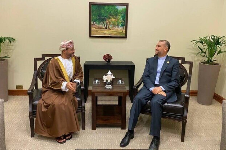 تصویر سفر غیرمنتظره وزیر خارجه به مسقط&#47; عمان دوباره میانجیگری می کند؟