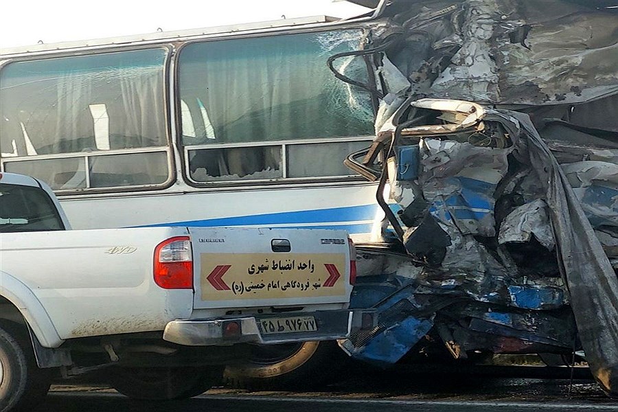 تصویر جزئیات تصادف ۲ اتوبوس نزدیک فرودگاه امام +فیلم