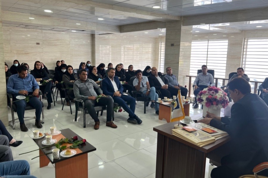 تصویر برگزاری همایش تقدیر از نمایندگان برتر بیمه پاسارگاد استان هرمزگان