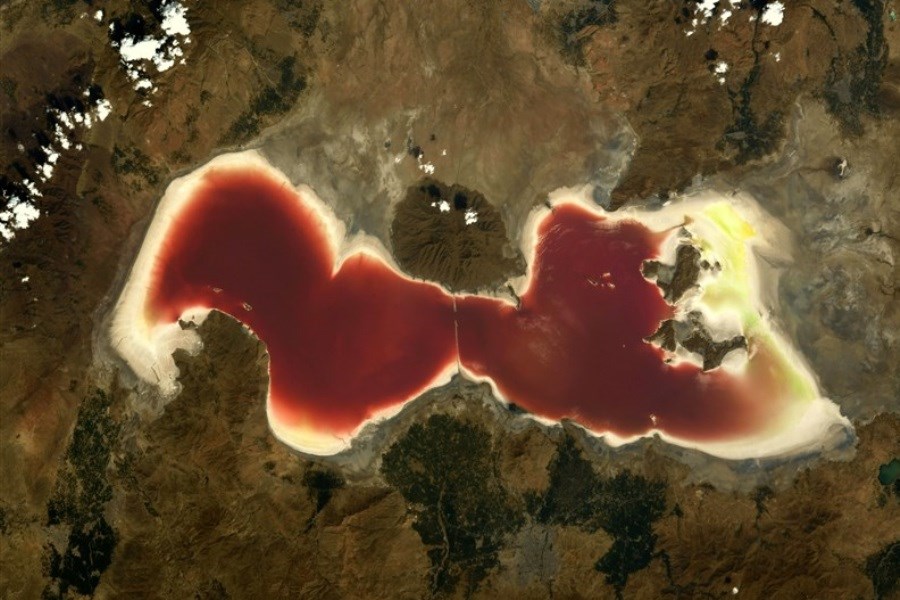 تصویر تنها یک پنجم از &quot;دریاچه ارومیه&quot; باقی مانده است! + تصویر ماهواره‌ای