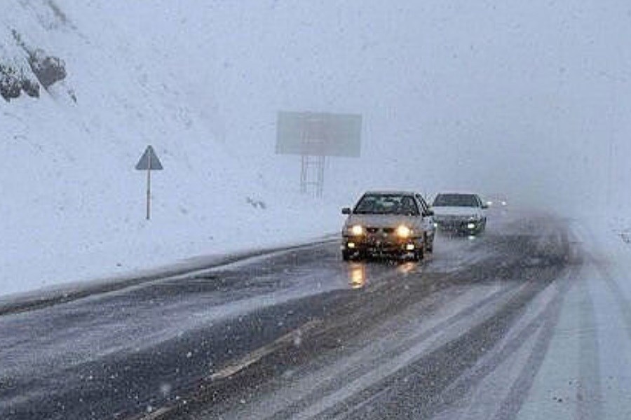 بارش برف و باران در جاده‌ها&#47; ترافیک در کدام محورها سنگین است؟