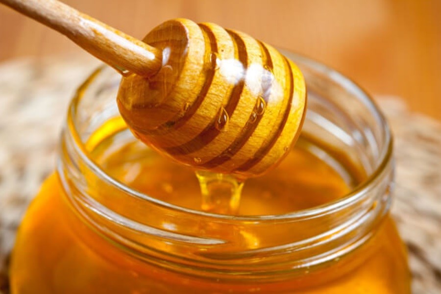 تصویر نقش عسل در بهبود علائم تنفسی به ویژه سرفه