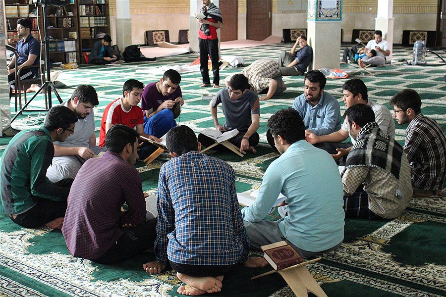 تصویر برگزاری مراسم معنوی اعتکاف دانشجویی در دانشگاه محقق اردبیلی