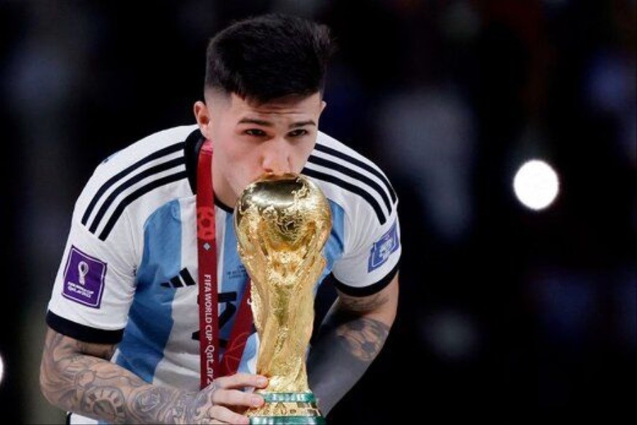 تصویر ستاره جام جهانی در یک قدمی آبی‌پوش شدن