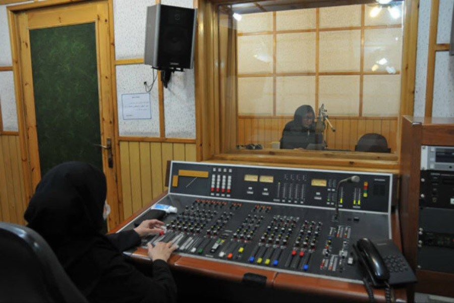 تصویر استقبال دهه فجر در رادیو جوان