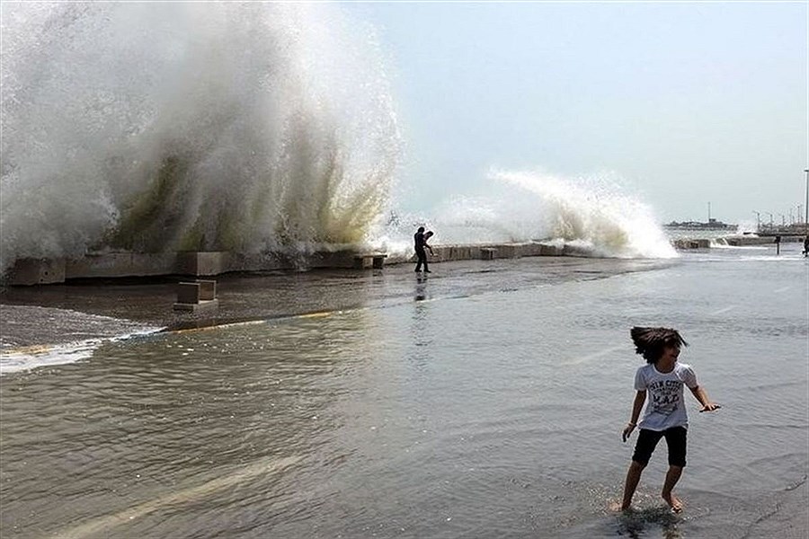 تصویر هشدار افزایش ارتفاع موج در نوار ساحلی دریای خزر